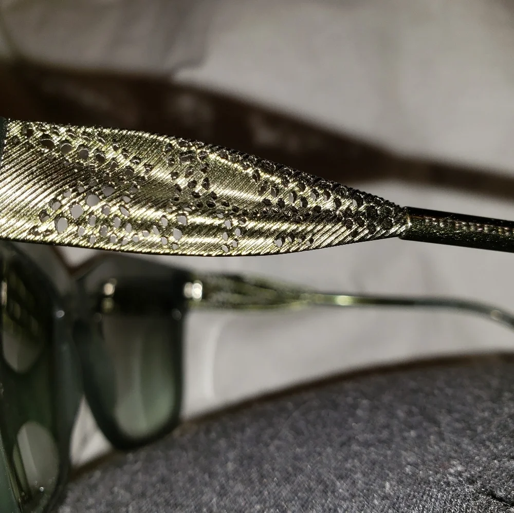 Burberry Sage Green Sunglasses - Picture 7 of 9